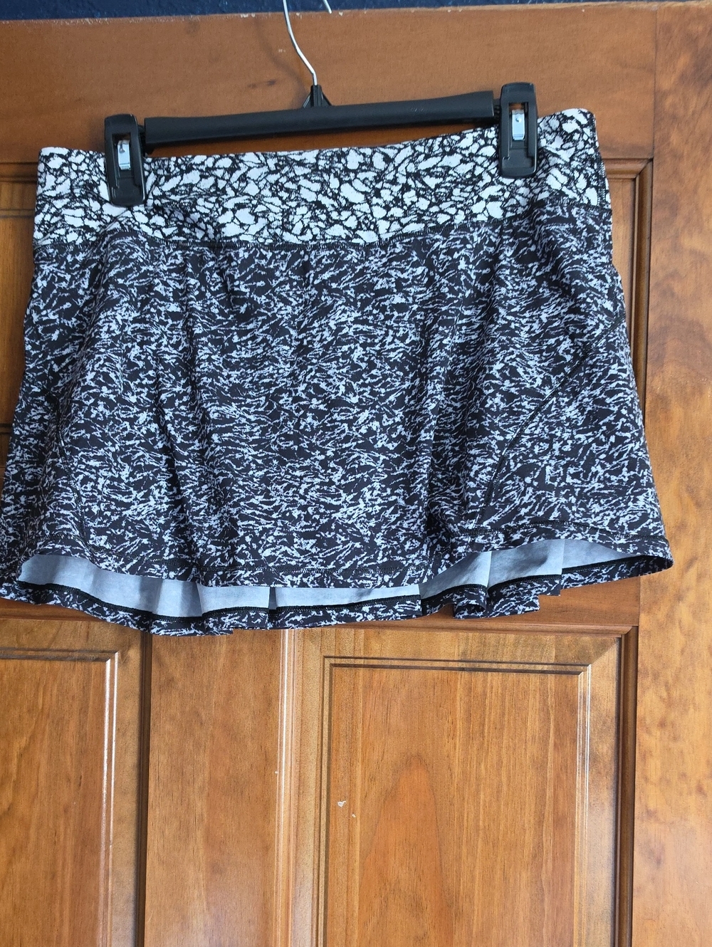 lululemon athletica Black & White Marble-Print Skort